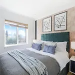 40 Percent Off! - Delightful Abode In London - Garden