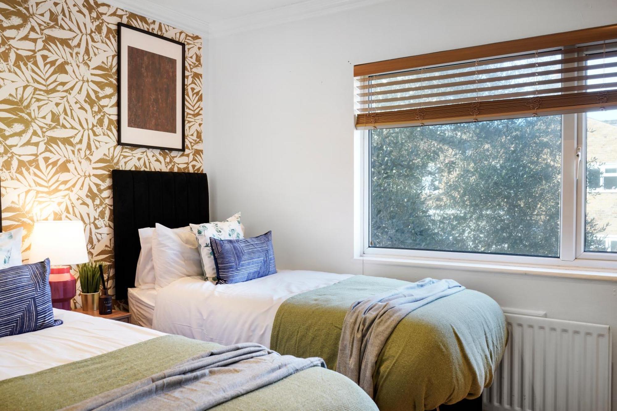 40 Percent Off! - Delightful Abode In - Garden Holiday home *