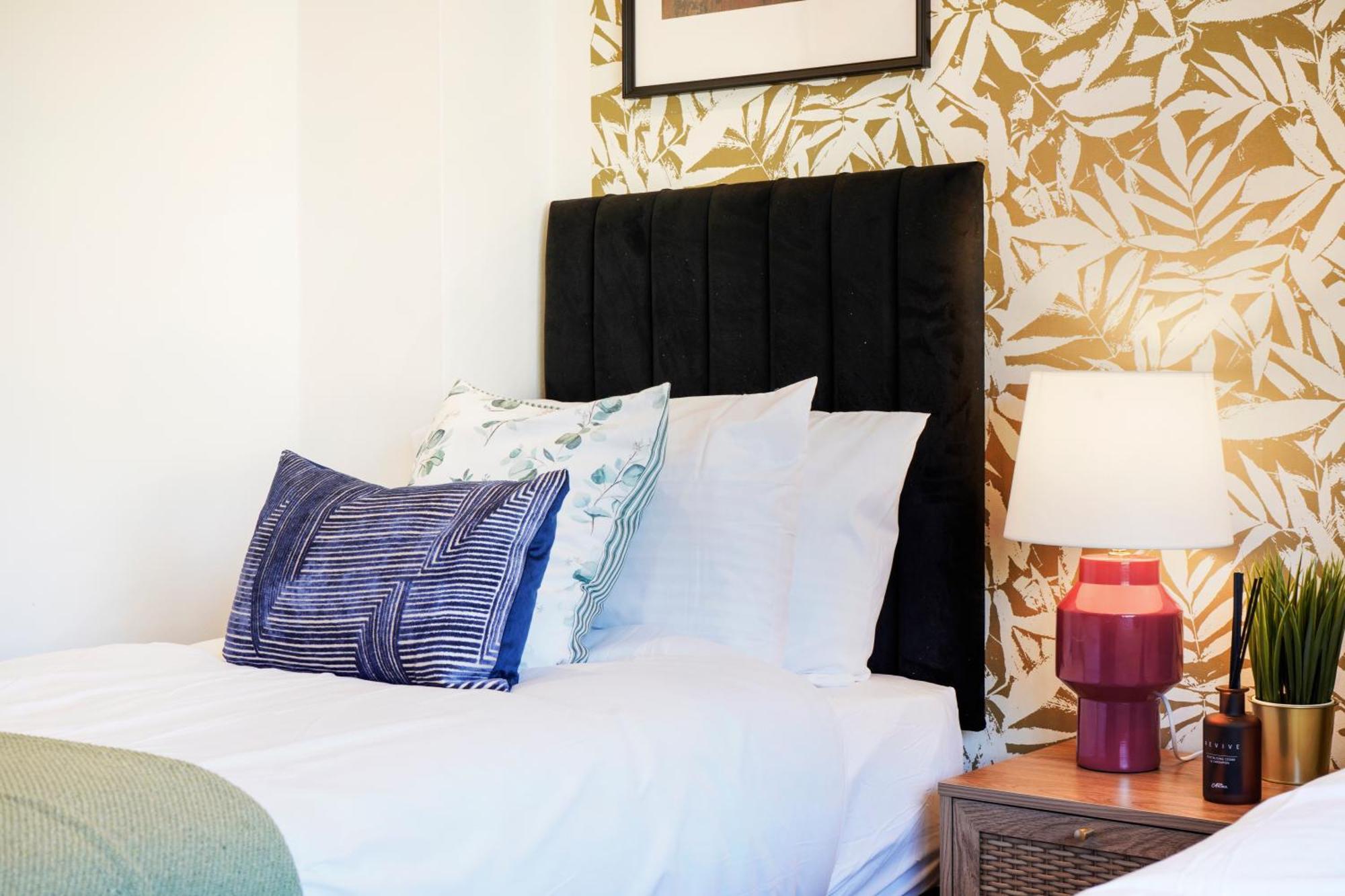 Holiday home 40 Percent Off! - Delightful Abode In - Garden